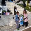 Κατάθεση στεφάνου απ την πρόεδρο της Νεολαίας Βορειοηπειρωτών, Ελένη Δήμου