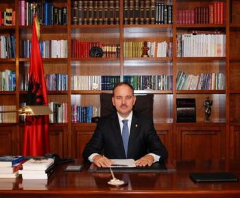 Ο Πρόεδρος της Αλβανικής Δημοκρατίας «ακυρώνει» τη νέα διοικητική διαίρεση